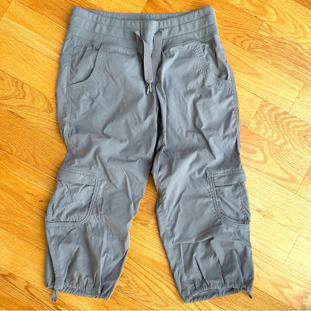 Lululemon Yoga Camp Crop Dance Studio Cargo Capri Fossil Grey Sz 6